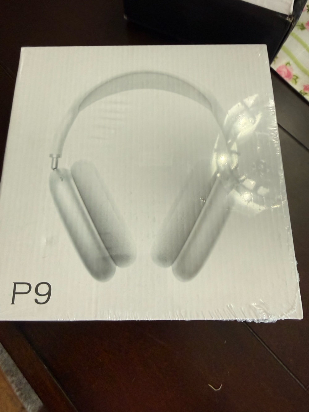 P9 Over-Ear Headphones in White - Wireless Comfort